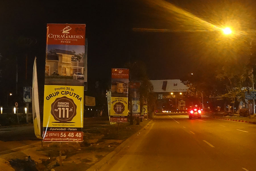 banner jalan citra garden pekanbaru